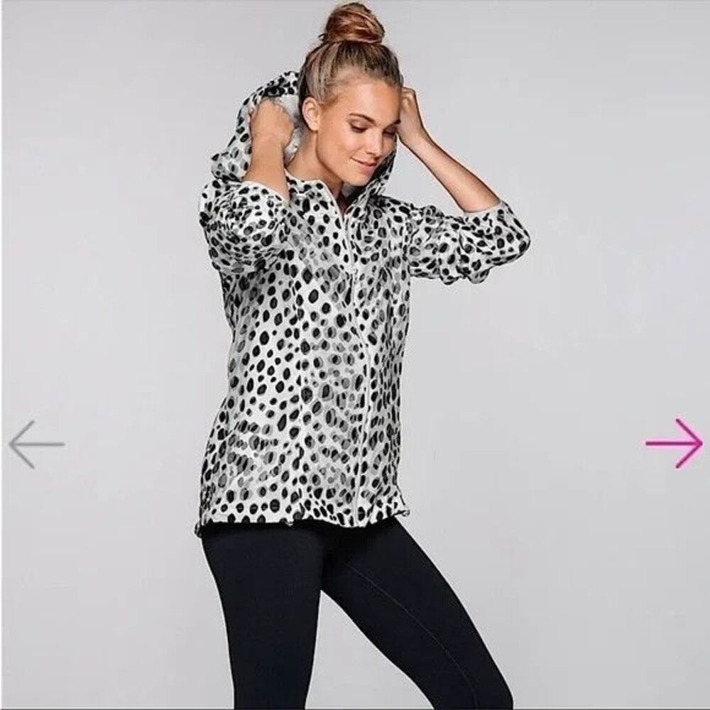 Lorna Jane Womens XS Leo Animal Print Active Zip Jacket Coat Hoodie Windbreaker